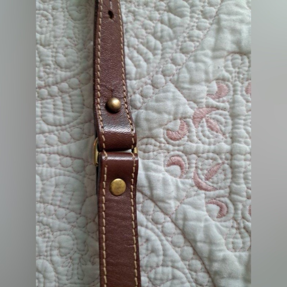 Vintage Leather Brahmin Purse - Picture 2 of 16